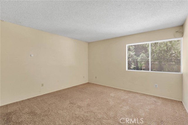 101 Rockledge Lane, Lake Arrowhead CA: https://media.crmls.org/medias/14a1e9ad-47e1-4ab6-abfd-b278eb593f6d.jpg