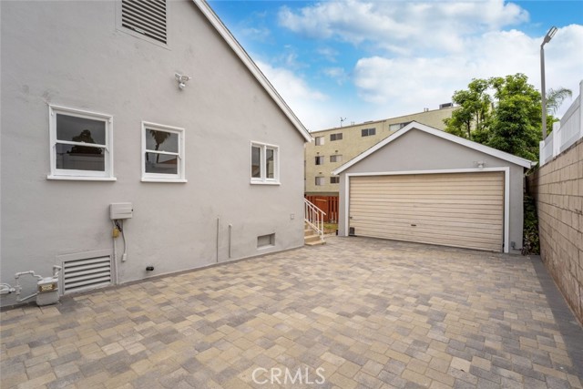 4326 Colbath Avenue, Sherman Oaks, California 91423, 2 Bedrooms Bedrooms, ,2 BathroomsBathrooms,Residential Lease,For Rent,4326 Colbath Avenue,CRSR24239246