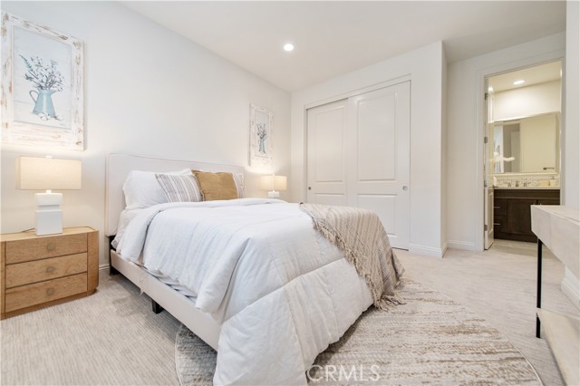 124 Cruiser, Irvine CA: https://media.crmls.org/medias/14a25335-3833-44c4-a395-069d51e461c3.jpg