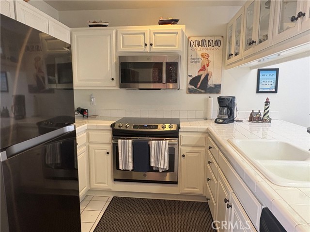 Detail Gallery Image 3 of 39 For 78 Playa Azul, Avalon,  CA 90704 - 1 Beds | 1 Baths