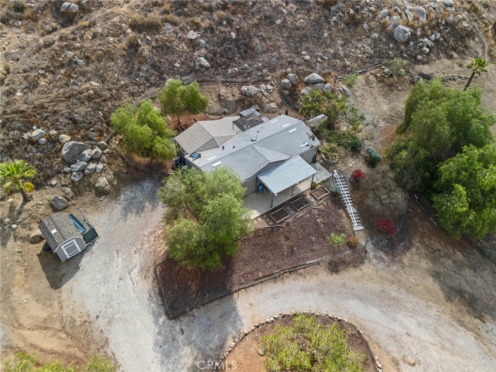 https://media.crmls.org/medias/14a32268-6b7c-4d47-a1be-3f0df95bc466.jpg?preset=X-Large