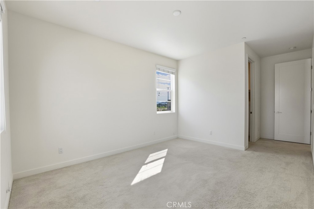 MLS #OC25225551 image #27