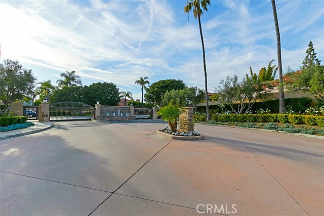 Detail Gallery Image 2 of 3 For 24 Cormorant, Newport Beach,  CA 92660 - 2 Beds | 2 Baths