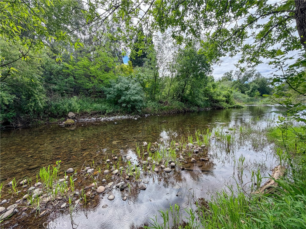 https://media.crmls.org/medias/14a3b587-4b36-4c38-b274-44033320a294.jpg?preset=X-Large