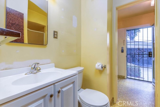 Detail Gallery Image 9 of 25 For 3561 East Janice Street, Long Beach,  CA 90805 - 3 Beds | 2 Baths