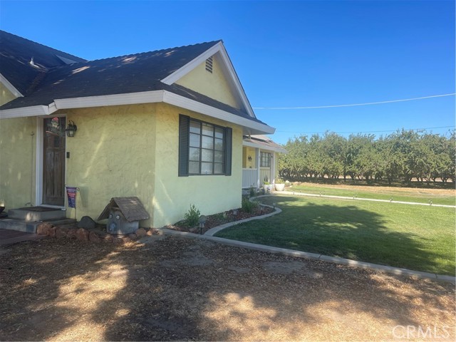 8484 Almond Avenue, Winton CA: https://media.crmls.org/medias/14a4a935-4f4f-4187-8ef7-525fe4631c2b.jpg
