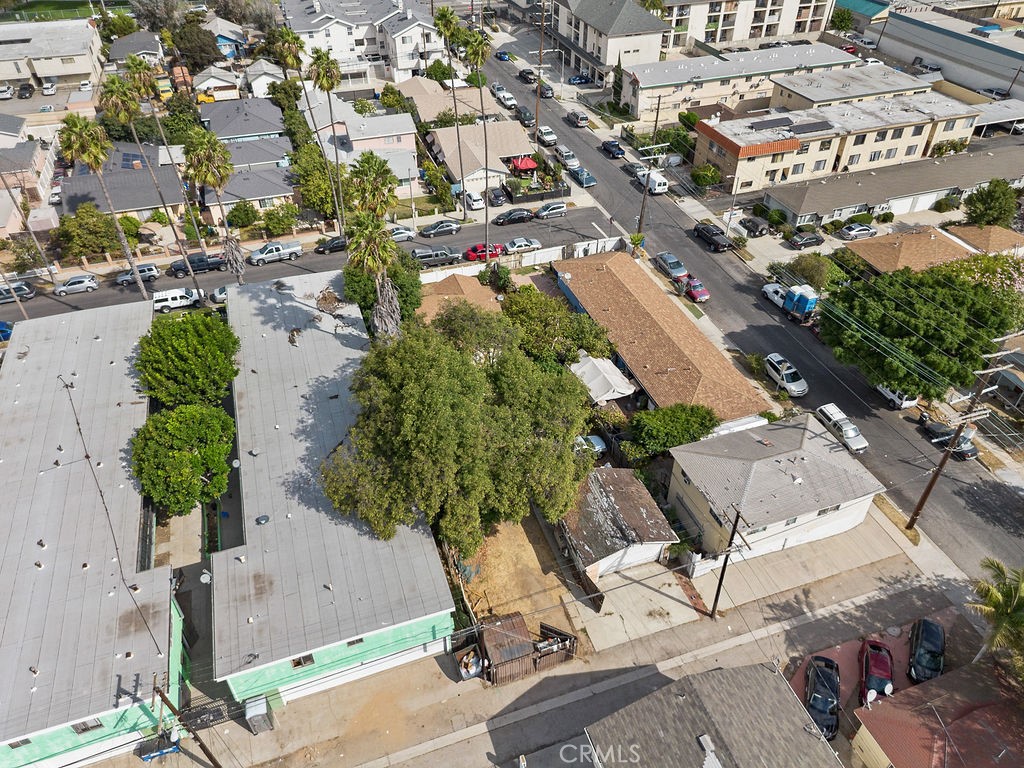 https://media.crmls.org/medias/14a53aff-3287-41a1-9f72-80f74ee21e10.jpg?preset=X-Large