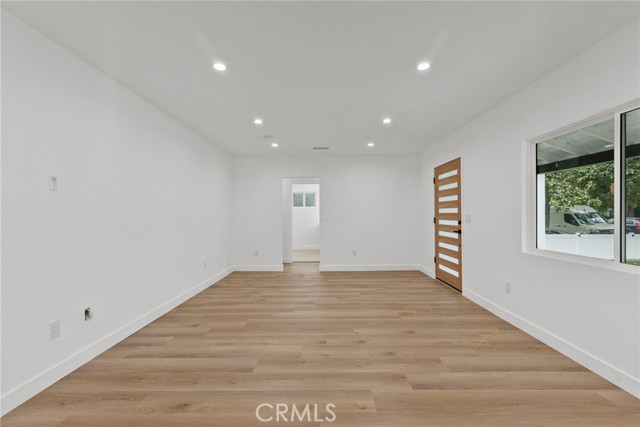 Detail Gallery Image 20 of 38 For 5730 Stansbury Ave, Van Nuys,  CA 91401 - 3 Beds | 2 Baths