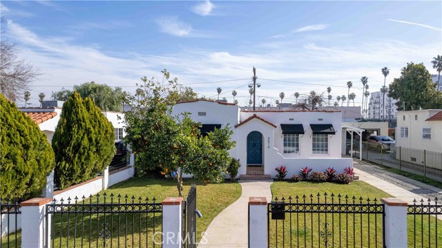 6616 Vesper Avenue, Van Nuys CA: https://media.crmls.org/medias/14a6b8ec-c34b-4f8f-b8ec-5743db03bb39.jpg