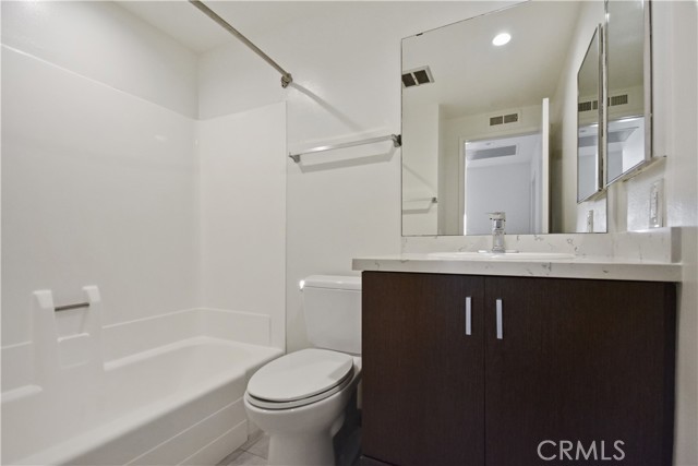 Detail Gallery Image 5 of 8 For 11 Dragonfly, Irvine,  CA 92604 - 3 Beds | 2/1 Baths