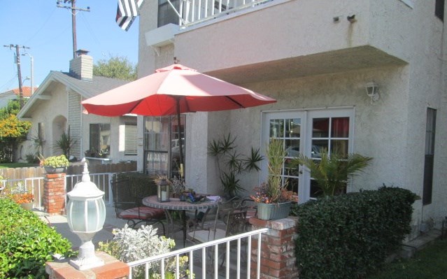 Detail Gallery Image 8 of 9 For 1216 California St, Huntington Beach,  CA 92648 - 3 Beds | 3/1 Baths