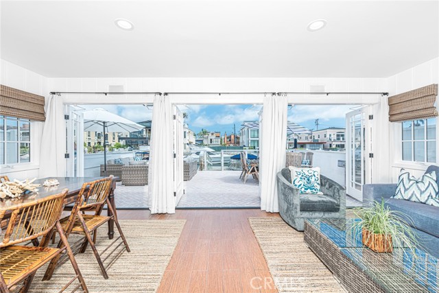 Detail Gallery Image 12 of 41 For 3717 Channel Pl, Newport Beach,  CA 92663 - 4 Beds | 2/1 Baths