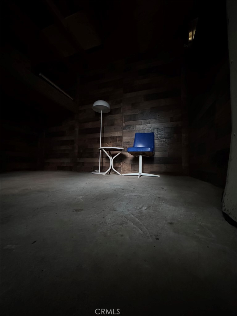 https://media.crmls.org/medias/14a8160a-180d-4d5b-a32a-186b83b40fff.jpg?preset=X-Large