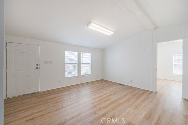 Detail Gallery Image 10 of 20 For 12062 W Edinger Spc 19, Santa Ana,  CA 92704 - 3 Beds | 2 Baths