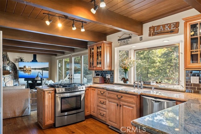 Detail Gallery Image 11 of 41 For 28906 Palisades Dr, Lake Arrowhead,  CA 92352 - 4 Beds | 3/1 Baths