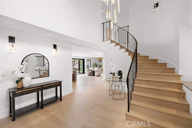 Detail Gallery Image 27 of 44 For 6 Monterey Cir, Corona Del Mar,  CA 92625 - 6 Beds | 4 Baths