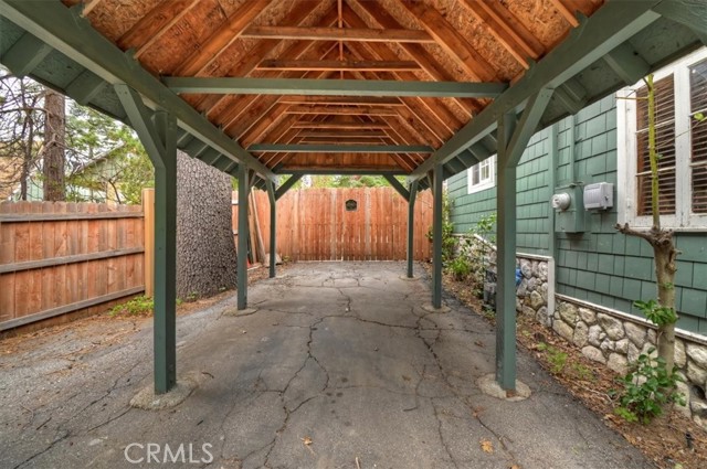 295 Sunset, Lake Arrowhead CA: https://media.crmls.org/medias/14aba96c-bfc1-48d7-8c5d-0c93deb3baff.jpg