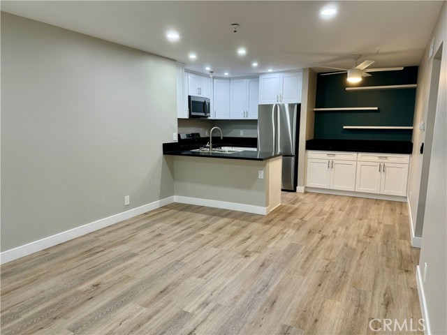 Detail Gallery Image 6 of 23 For 18232 Parkview Ln #107,  Huntington Beach,  CA 92648 - 1 Beds | 1 Baths