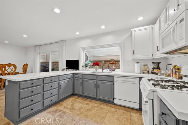 Detail Gallery Image 18 of 35 For 13247 Mission Tierra Way, Granada Hills,  CA 91344 - 4 Beds | 2 Baths