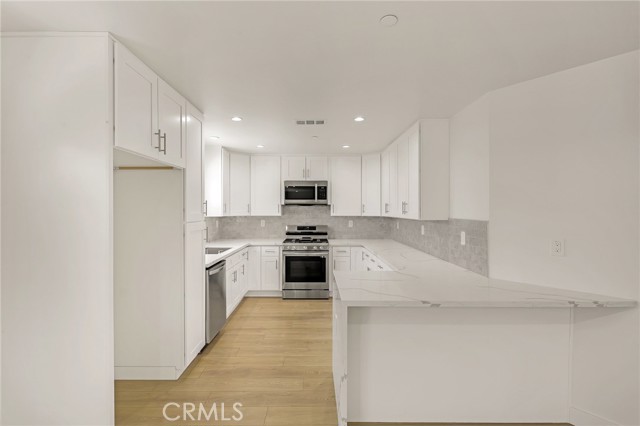 8144 Louise Avenue, Northridge CA: https://media.crmls.org/medias/14ad25ba-e7af-42c1-87d9-27018719ccbc.jpg