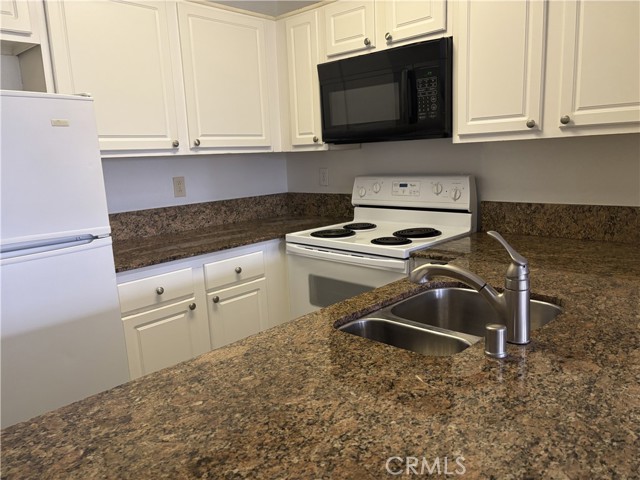Detail Gallery Image 12 of 37 For 8889 Caminito Plaza Centro #7304,  San Diego,  CA 92122 - 2 Beds | 2 Baths