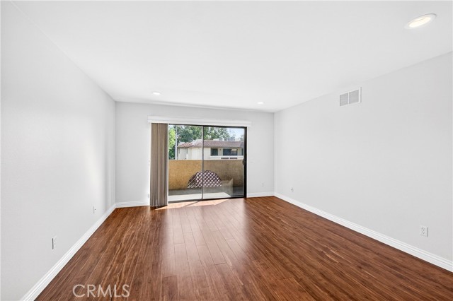 Detail Gallery Image 10 of 36 For 25261 Tanoak, Lake Forest,  CA 92630 - 2 Beds | 2 Baths