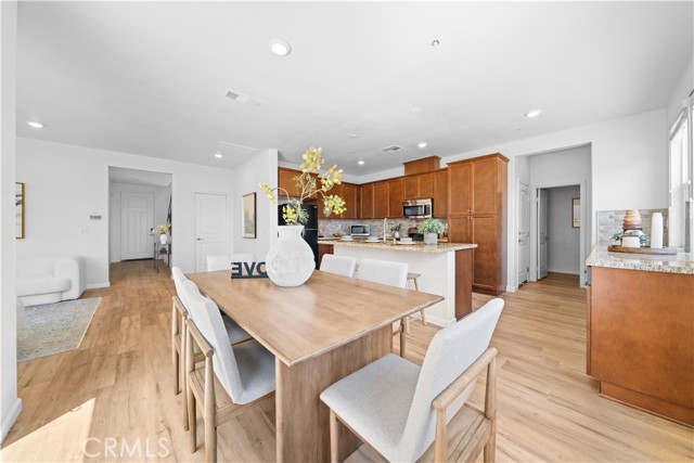 Image 13 of 50 For 7027 Avignon Drive