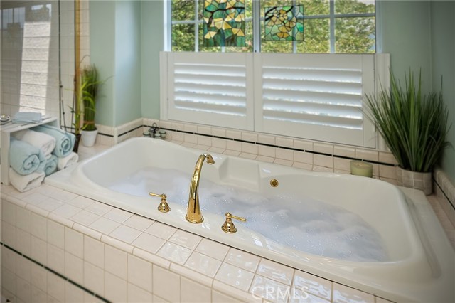 27781 St Bernard Lane, Lake Arrowhead CA: https://media.crmls.org/medias/14afa332-6c6c-46b9-acb8-5e604f0a565c.jpg