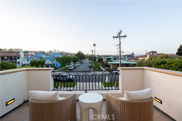 24352 Santa Clara Ave, Dana Point CA: https://media.crmls.org/medias/14b1b180-e30b-403f-8d2a-f83bcbae1ca8.jpg