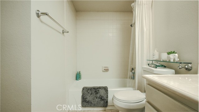 Detail Gallery Image 14 of 18 For 4210 via Arbolada #307,  Los Angeles,  CA 90042 - 2 Beds | 2 Baths