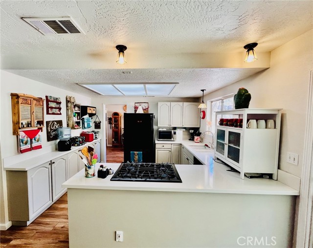 24212 Kansa Road, Apple Valley CA: https://media.crmls.org/medias/14b1c962-9ae1-4cb9-9b4b-5a395cc86f72.jpg