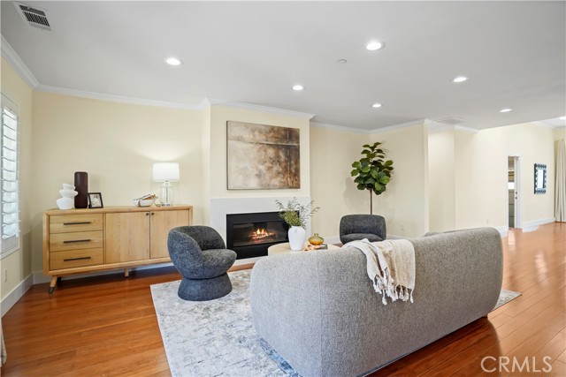 6475 Randi Avenue, Woodland Hills CA: https://media.crmls.org/medias/14b2c8b8-1f14-4811-8358-4d037021bc58.jpg