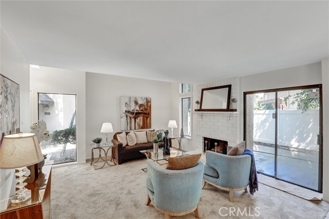 905 Powell Court, Costa Mesa CA: https://media.crmls.org/medias/14b3251e-8c1c-43d8-ae70-f3716eec4cc6.jpg