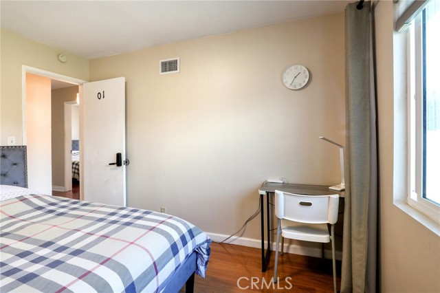 Detail Gallery Image 12 of 36 For 1997 12th, La Verne,  CA 91750 - 4 Beds | 2 Baths