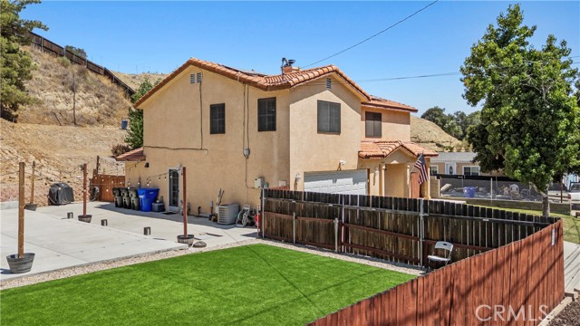 30045 Marvin Avenue, Castaic CA: https://media.crmls.org/medias/14b3a6bf-4296-43c5-b112-b9b9939c159e.jpg