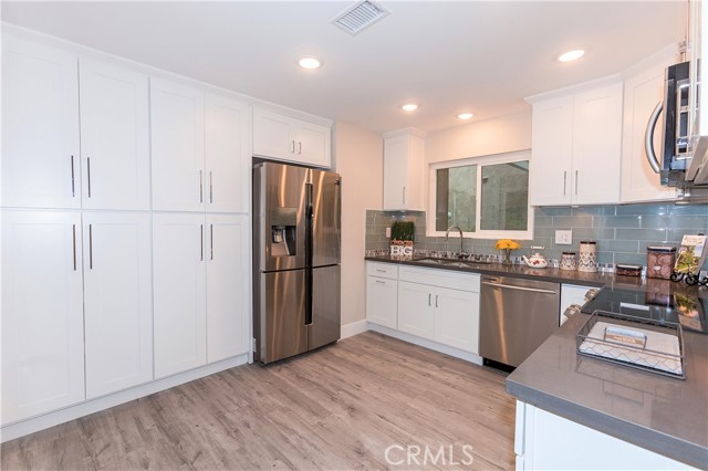 Detail Gallery Image 3 of 24 For 2404 via Mariposa 1c,  Laguna Woods,  CA 92637 - 2 Beds | 2 Baths