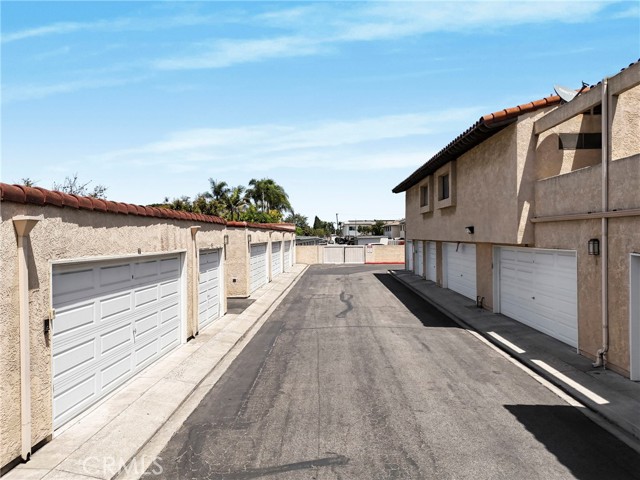 Detail Gallery Image 10 of 31 For 17333 Brookhurst St #F4,  Fountain Valley,  CA 92708 - 2 Beds | 2 Baths