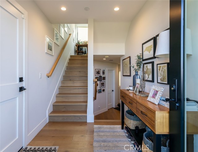 Detail Gallery Image 4 of 43 For 314 Dahlia, Corona Del Mar,  CA 92625 - 3 Beds | 3 Baths