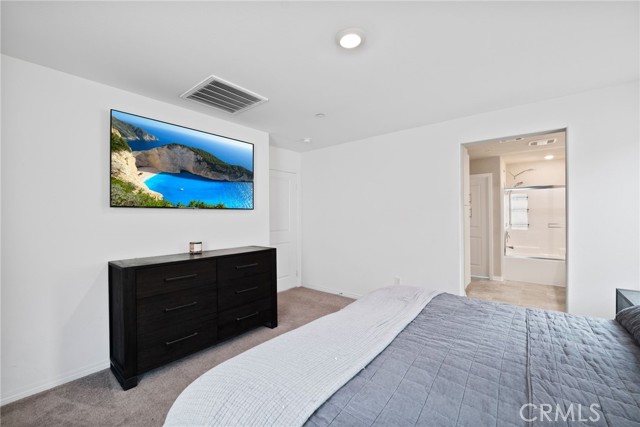 Detail Gallery Image 22 of 41 For 16667 Snowdrop #2,  Fontana,  CA 92336 - 4 Beds | 3 Baths