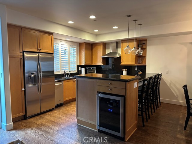 305 Kansas Street, El Segundo CA: https://media.crmls.org/medias/14b47373-9c0f-4b03-bf76-78f10471da18.jpg