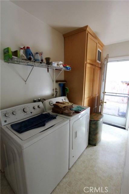 Back unit laundry area