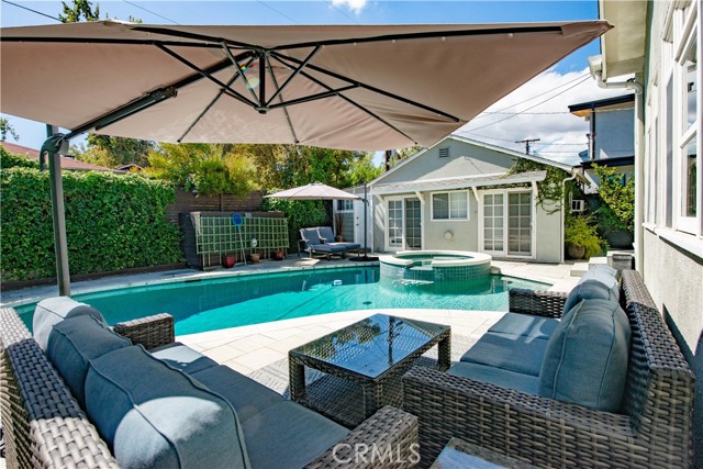 13964 Peach Grove Street, Sherman Oaks CA: https://media.crmls.org/medias/14b79b4b-dbbf-4fc8-b62a-eba1fe3a7dc4.jpg