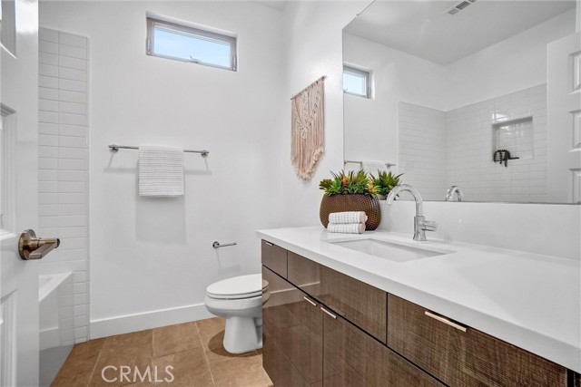 Image 15 of 51 For 24 Ebb Tide  