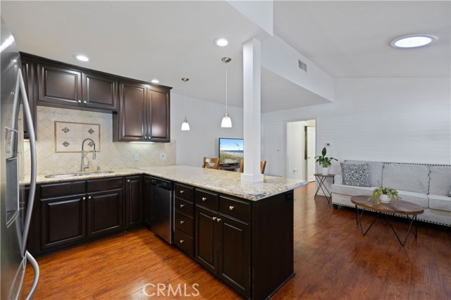 Detail Gallery Image 7 of 30 For 19348 Avenue of the Oaks, Newhall,  CA 91321 - 2 Beds | 1/1 Baths