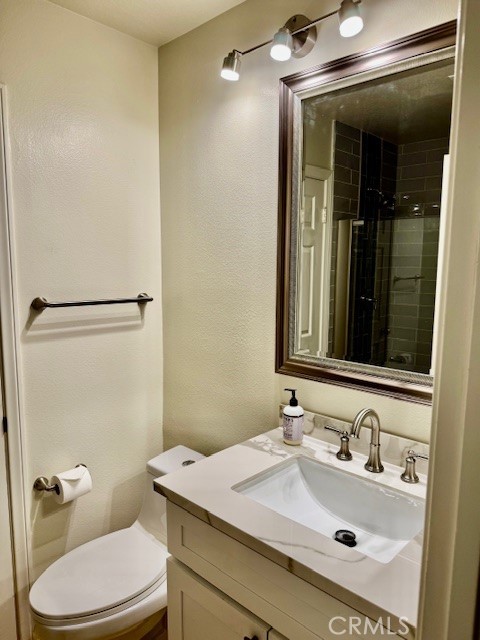 26562 White Oaks Drive, Laguna Hills CA: https://media.crmls.org/medias/14b86717-ef87-4f44-8dad-2bb0c6389a77.jpg
