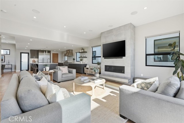 Image 10 of 49 For 959 5th Street  A