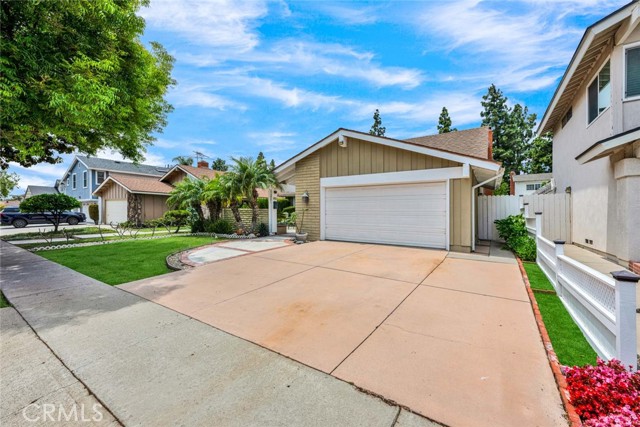 14661 Danborough Road, Tustin CA: https://media.crmls.org/medias/14b8fff7-4d7c-441f-b8ac-fa9ae92fb4de.jpg