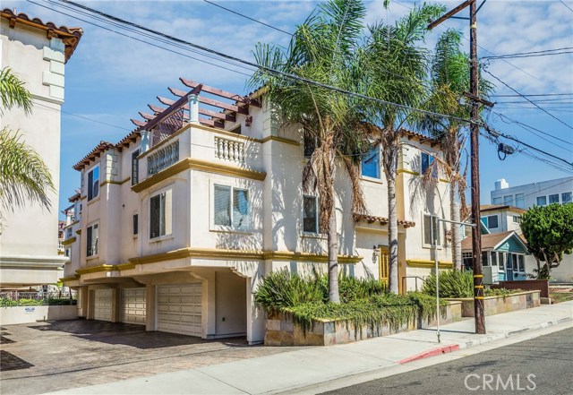 613 1st Place, Hermosa Beach, California 90254, 4 Bedrooms Bedrooms, ,2 BathroomsBathrooms,Residential,Sold,1st,PV19008292