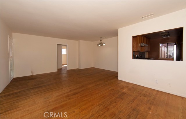 Detail Gallery Image 4 of 50 For 4402 Cathann St, Torrance,  CA 90503 - 4 Beds | 2/1 Baths