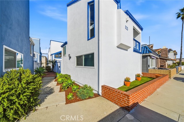 Detail Gallery Image 10 of 58 For 820 W Balboa Bld, Newport Beach,  CA 92661 - 5 Beds | 4/2 Baths